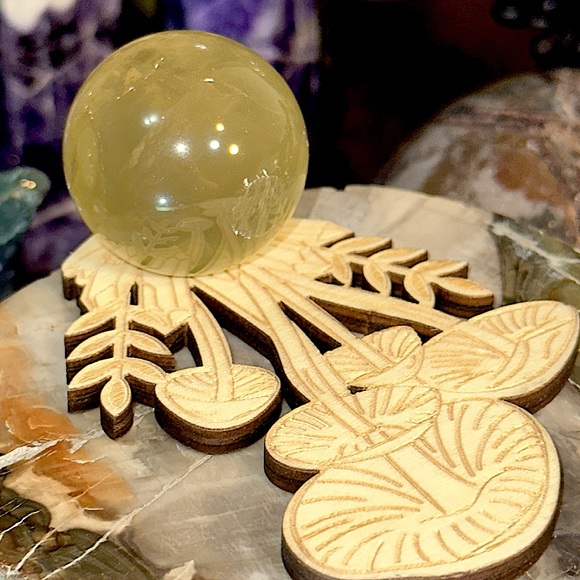 🔥SALE🔥 Honey Calcite Crystal Sphere With Flash On A Mushroom Stand! - Picture 7 of 7